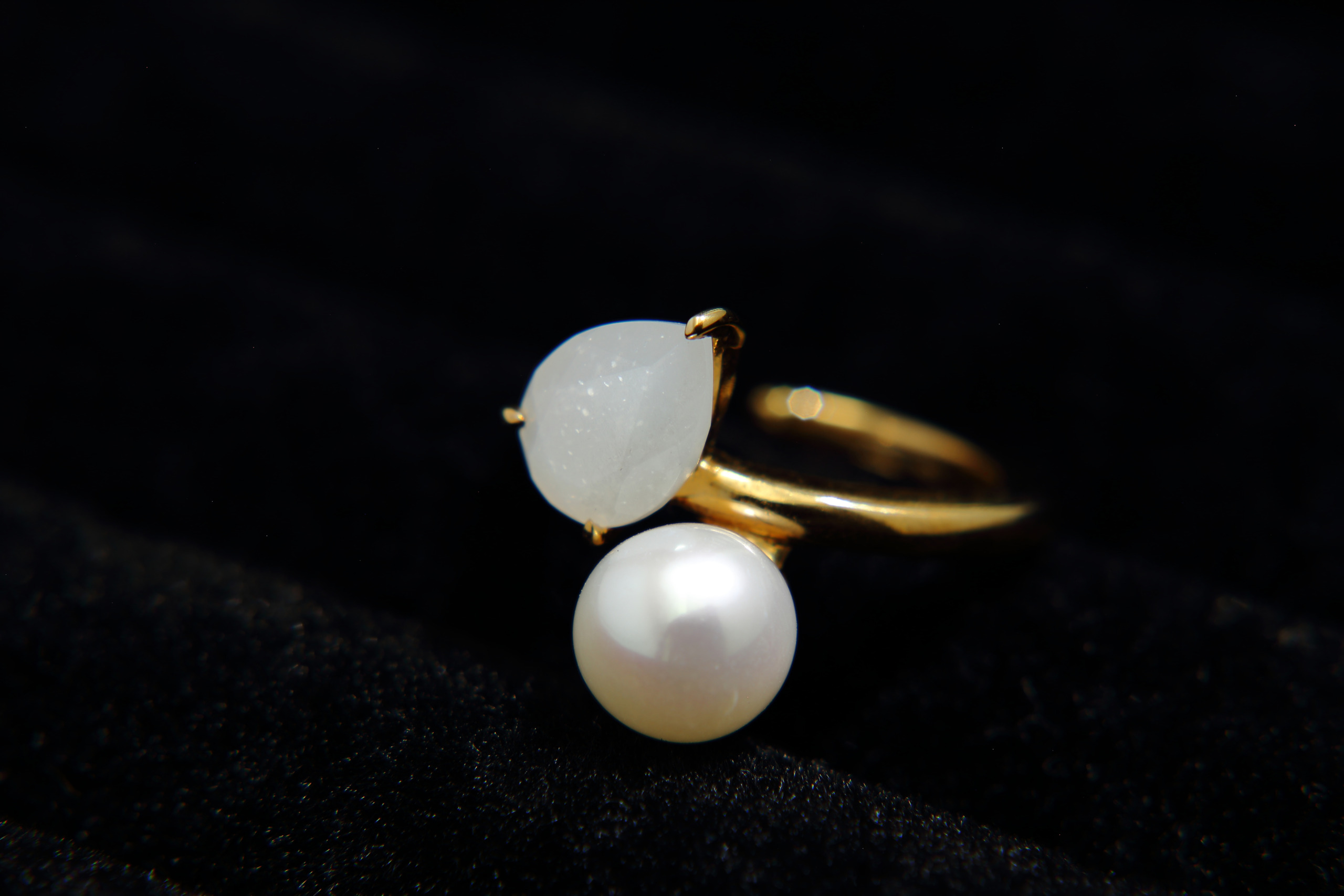 PEARL NEPTUNE CUFF