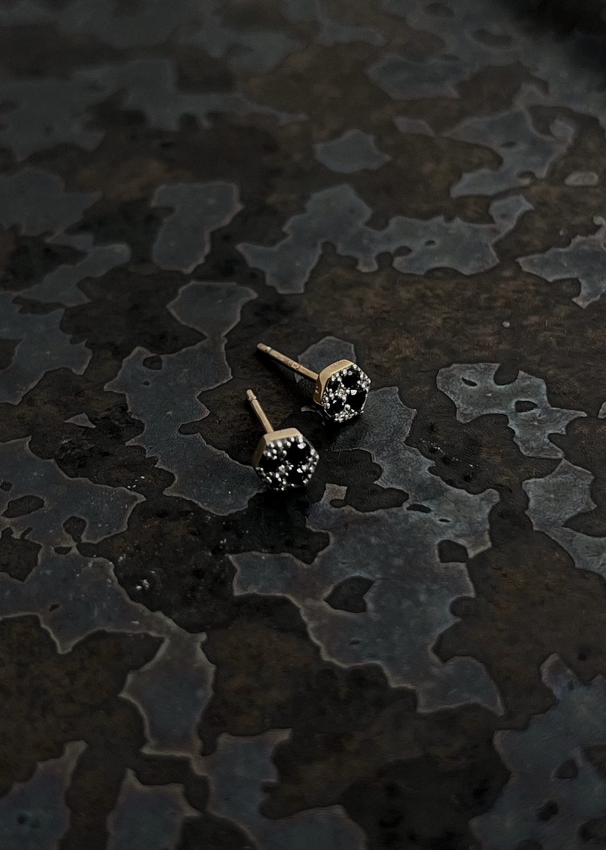 UNICA PIERCE -Black Spinel-(10K)